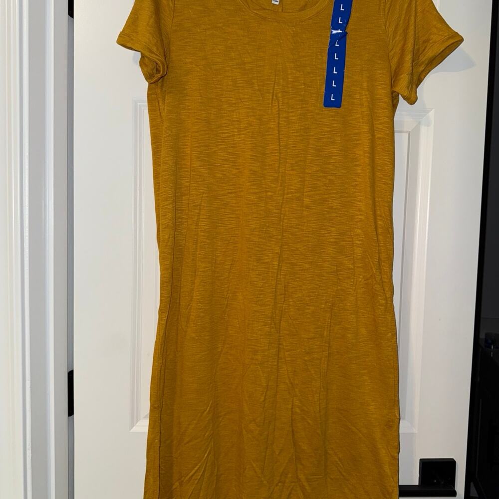 Women’s dress - l